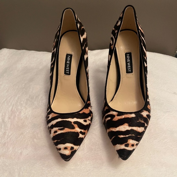 Pumps - Picture 3 of 4